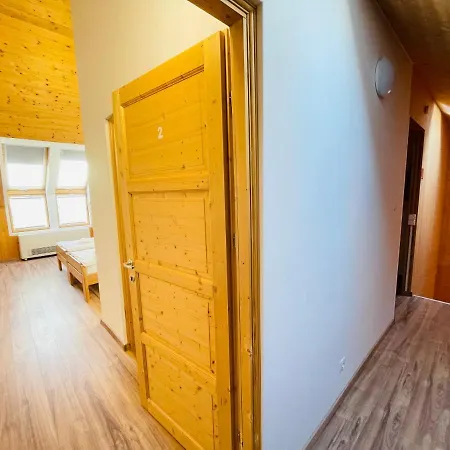 Fisher's Deluxe Apartment *